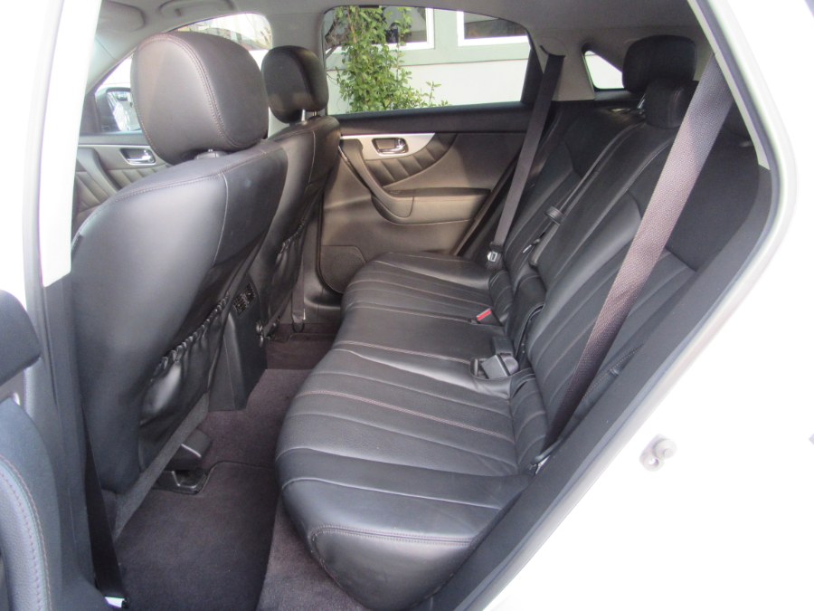 2017 INFINITI QX70 AWD Premium Naxi, available for sale in Middle Village, New York | Road Masters II INC. Middle Village, New York 2017 INFINITI QX70 AWD Premium Naxi, available for sale in Middle Village, New York | Road Masters II INC. Middle Village, New York