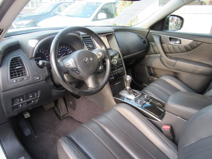 2017 INFINITI QX70 AWD Premium Naxi, available for sale in Middle Village, New York | Road Masters II INC. Middle Village, New York 2017 INFINITI QX70 AWD Premium Naxi, available for sale in Middle Village, New York | Road Masters II INC. Middle Village, New York