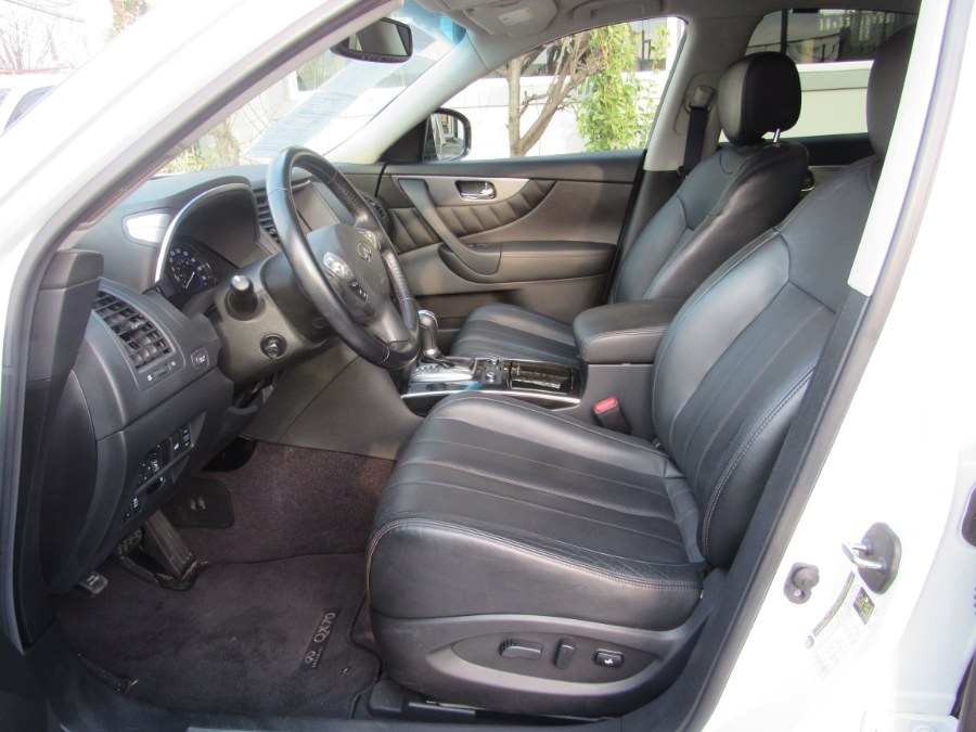 2017 INFINITI QX70 AWD Premium Naxi, available for sale in Middle Village, New York | Road Masters II INC. Middle Village, New York 2017 INFINITI QX70 AWD Premium Naxi, available for sale in Middle Village, New York | Road Masters II INC. Middle Village, New York
