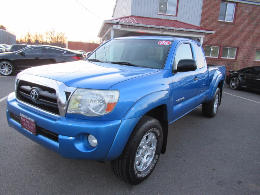 2006 Toyota Tacoma Access 128" V6 Auto 4WD, available for sale in South Windsor, Connecticut | Mike And Tony Auto Sales, Inc. South Windsor, Connecticut