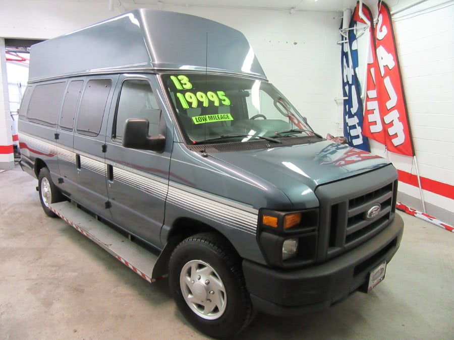 2013 Ford Econoline Wagon E-350 SUPER DUTY EXT XLT 5 PASSANGER WHEEL CHAIR, available for sale in Little Ferry, New Jersey | Royalty Auto Sales. Little Ferry, New Jersey