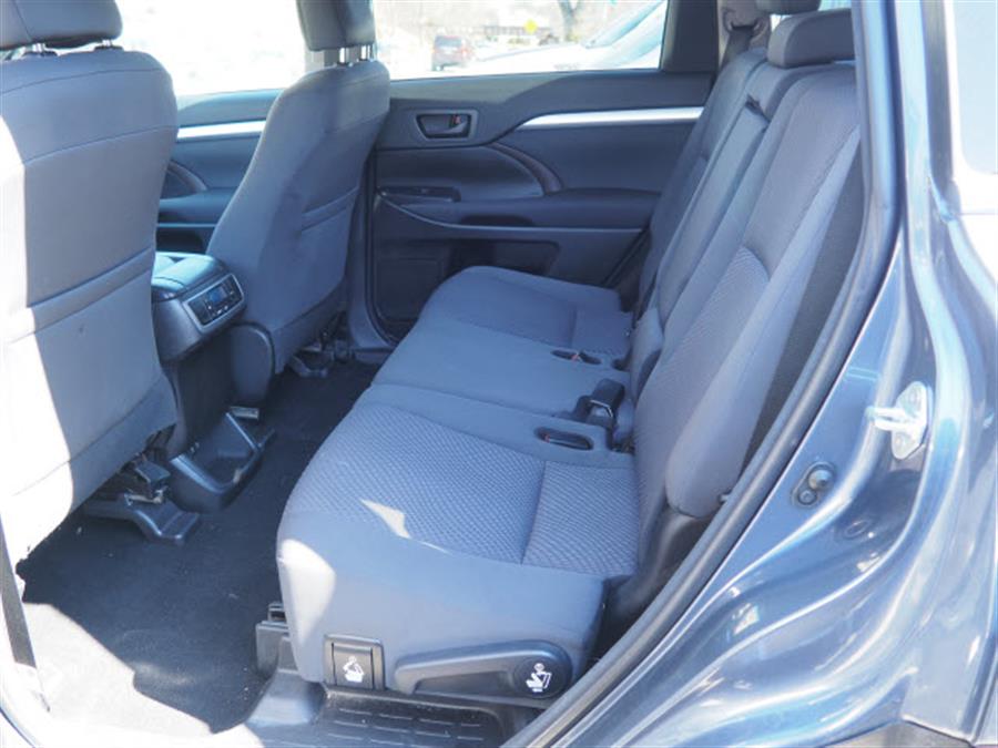 Used Toyota Highlander LE 2018 | Autouse. Andover, Massachusetts Used Toyota Highlander LE 2018 | Autouse. Andover, Massachusetts