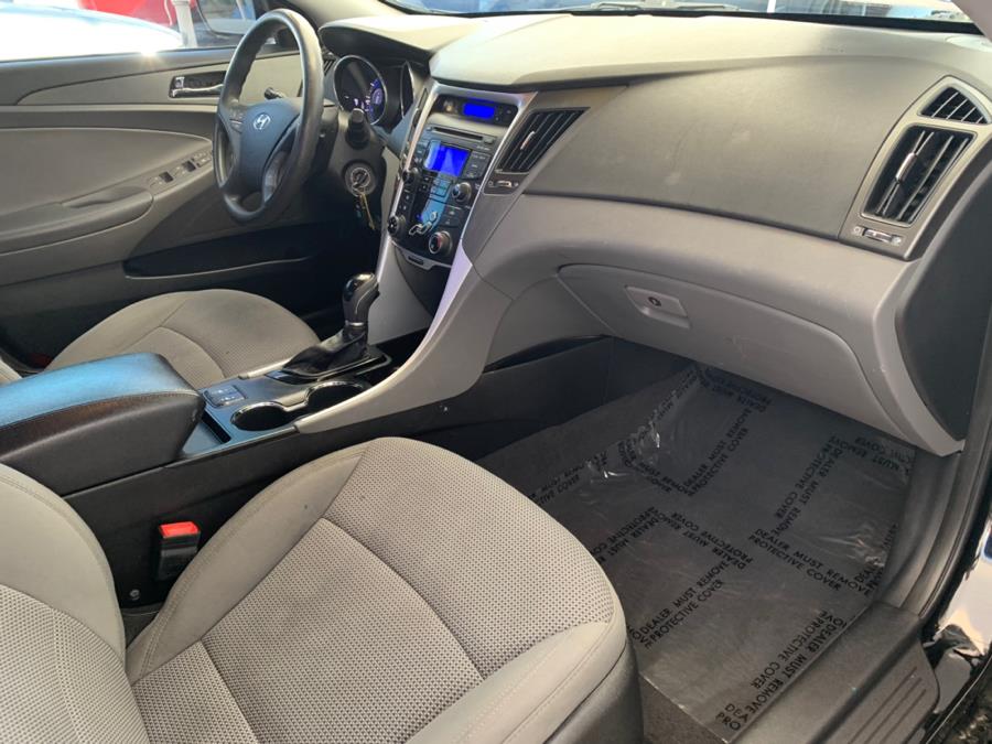 2013 Hyundai Sonata 4dr Sdn 2.4L Auto GLS, available for sale in Corona, California | Green Light Auto. Corona, California 2013 Hyundai Sonata 4dr Sdn 2.4L Auto GLS, available for sale in Corona, California | Green Light Auto. Corona, California