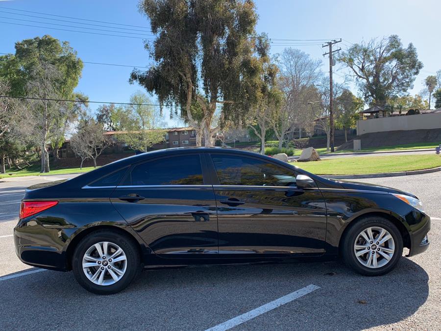 2013 Hyundai Sonata 4dr Sdn 2.4L Auto GLS, available for sale in Corona, California | Green Light Auto. Corona, California 2013 Hyundai Sonata 4dr Sdn 2.4L Auto GLS, available for sale in Corona, California | Green Light Auto. Corona, California