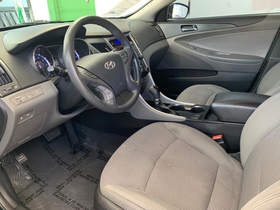 2013 Hyundai Sonata 4dr Sdn 2.4L Auto GLS, available for sale in Corona, California | Green Light Auto. Corona, California 2013 Hyundai Sonata 4dr Sdn 2.4L Auto GLS, available for sale in Corona, California | Green Light Auto. Corona, California