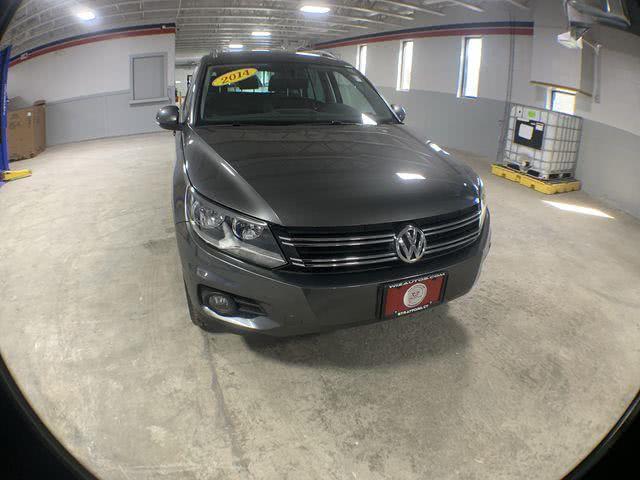 2014 Volkswagen Tiguan 4MOTION 4dr Auto S, available for sale in Stratford, Connecticut | Wiz Leasing Inc. Stratford, Connecticut