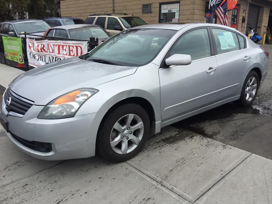 2008 Nissan Altima 4dr Sdn I4 CVT 2.5 S, available for sale in Stratford, Connecticut | Mike's Motors LLC. Stratford, Connecticut