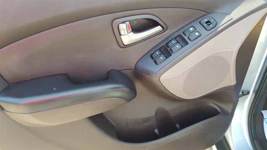 2011 Hyundai Tucson FWD 4dr Auto Limited PZEV *Ltd Avail*, available for sale in Manchester, Connecticut | Best Auto Sales LLC. Manchester, Connecticut 2011 Hyundai Tucson FWD 4dr Auto Limited PZEV *Ltd Avail*, available for sale in Manchester, Connecticut | Best Auto Sales LLC. Manchester, Connecticut