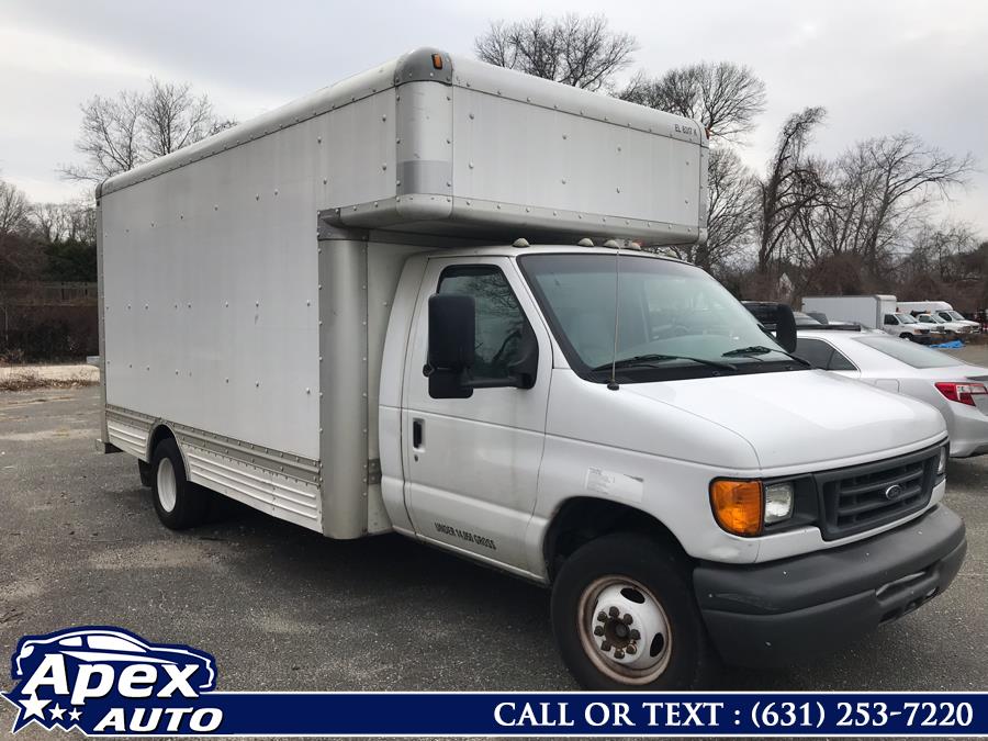 2006 Ford Econoline Commercial Cutaway E-450 Super Duty 176" WB DRW, available for sale in Selden, New York | Apex Auto. Selden, New York 2006 Ford Econoline Commercial Cutaway E-450 Super Duty 176" WB DRW, available for sale in Selden, New York | Apex Auto. Selden, New York