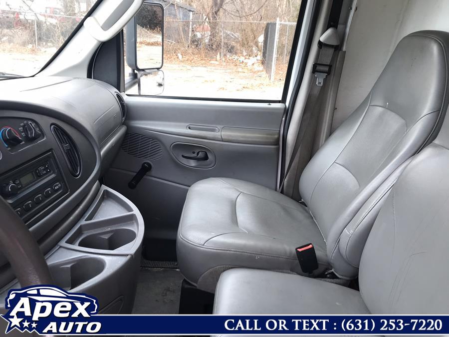 2006 Ford Econoline Commercial Cutaway E-450 Super Duty 176" WB DRW, available for sale in Selden, New York | Apex Auto. Selden, New York 2006 Ford Econoline Commercial Cutaway E-450 Super Duty 176" WB DRW, available for sale in Selden, New York | Apex Auto. Selden, New York