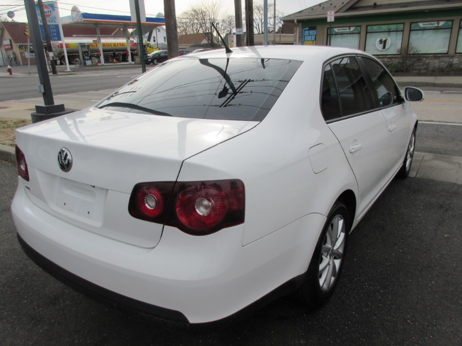2010 Volkswagen Jetta Sedan 4dr Auto Limited PZEV, available for sale in Lynbrook, New York | ACA Auto Sales. Lynbrook, New York 2010 Volkswagen Jetta Sedan 4dr Auto Limited PZEV, available for sale in Lynbrook, New York | ACA Auto Sales. Lynbrook, New York