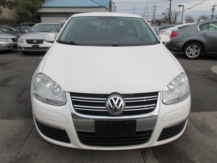 2010 Volkswagen Jetta Sedan 4dr Auto Limited PZEV, available for sale in Lynbrook, New York | ACA Auto Sales. Lynbrook, New York 2010 Volkswagen Jetta Sedan 4dr Auto Limited PZEV, available for sale in Lynbrook, New York | ACA Auto Sales. Lynbrook, New York