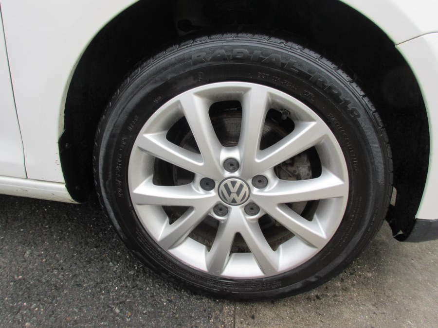2010 Volkswagen Jetta Sedan 4dr Auto Limited PZEV, available for sale in Lynbrook, New York | ACA Auto Sales. Lynbrook, New York 2010 Volkswagen Jetta Sedan 4dr Auto Limited PZEV, available for sale in Lynbrook, New York | ACA Auto Sales. Lynbrook, New York