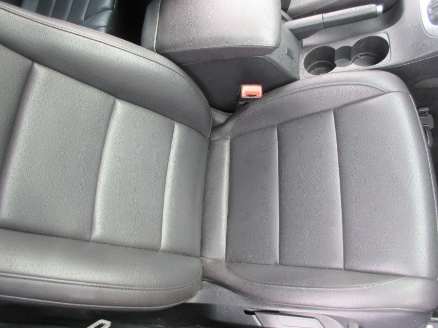 2010 Volkswagen Jetta Sedan 4dr Auto Limited PZEV, available for sale in Lynbrook, New York | ACA Auto Sales. Lynbrook, New York 2010 Volkswagen Jetta Sedan 4dr Auto Limited PZEV, available for sale in Lynbrook, New York | ACA Auto Sales. Lynbrook, New York