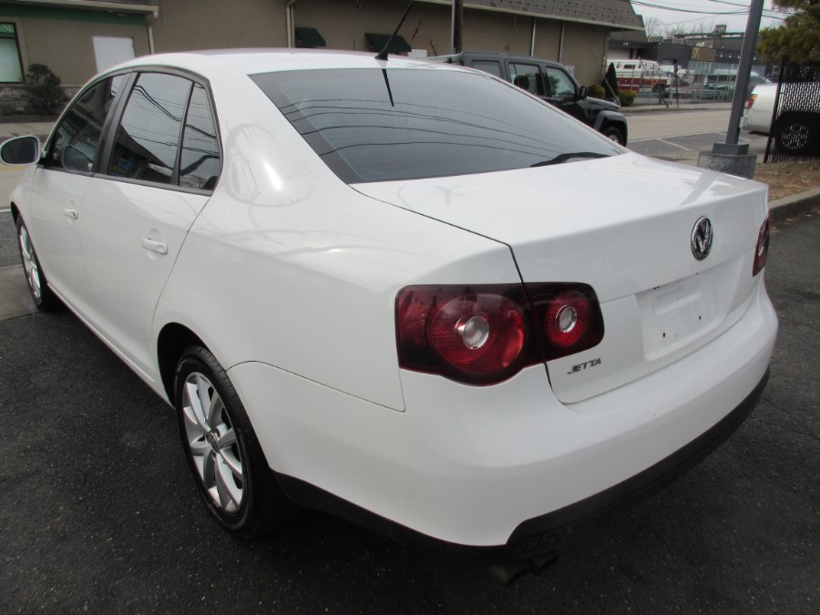 2010 Volkswagen Jetta Sedan 4dr Auto Limited PZEV, available for sale in Lynbrook, New York | ACA Auto Sales. Lynbrook, New York 2010 Volkswagen Jetta Sedan 4dr Auto Limited PZEV, available for sale in Lynbrook, New York | ACA Auto Sales. Lynbrook, New York
