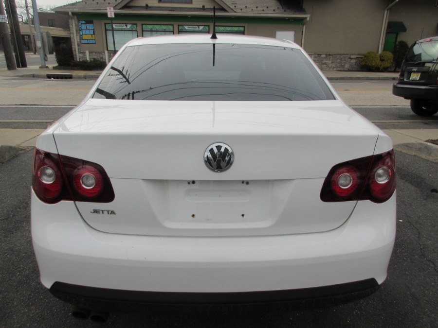 2010 Volkswagen Jetta Sedan 4dr Auto Limited PZEV, available for sale in Lynbrook, New York | ACA Auto Sales. Lynbrook, New York 2010 Volkswagen Jetta Sedan 4dr Auto Limited PZEV, available for sale in Lynbrook, New York | ACA Auto Sales. Lynbrook, New York