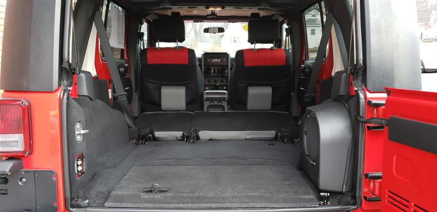 2010 Jeep Wrangler Unlimited 4WD 4dr Sport, available for sale in Waterbury, Connecticut | National Auto Brokers, Inc.. Waterbury, Connecticut 2010 Jeep Wrangler Unlimited 4WD 4dr Sport, available for sale in Waterbury, Connecticut | National Auto Brokers, Inc.. Waterbury, Connecticut
