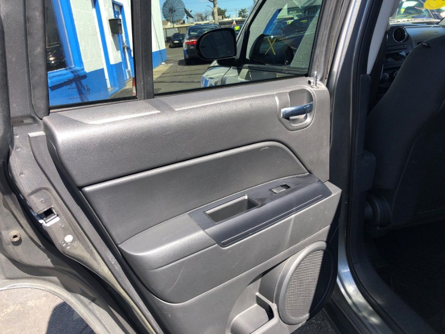 Used Jeep Compass 4WD 4dr Sport 2014 | Affordable Motors Inc. Bridgeport, Connecticut Used Jeep Compass 4WD 4dr Sport 2014 | Affordable Motors Inc. Bridgeport, Connecticut