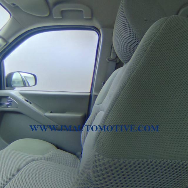 2013 Nissan Frontier 4WD Crew Cab SWB Auto SV, available for sale in Naugatuck, Connecticut | J&M Automotive Sls&Svc LLC. Naugatuck, Connecticut 2013 Nissan Frontier 4WD Crew Cab SWB Auto SV, available for sale in Naugatuck, Connecticut | J&M Automotive Sls&Svc LLC. Naugatuck, Connecticut