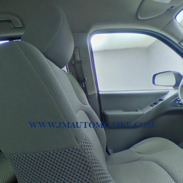 2013 Nissan Frontier 4WD Crew Cab SWB Auto SV, available for sale in Naugatuck, Connecticut | J&M Automotive Sls&Svc LLC. Naugatuck, Connecticut 2013 Nissan Frontier 4WD Crew Cab SWB Auto SV, available for sale in Naugatuck, Connecticut | J&M Automotive Sls&Svc LLC. Naugatuck, Connecticut