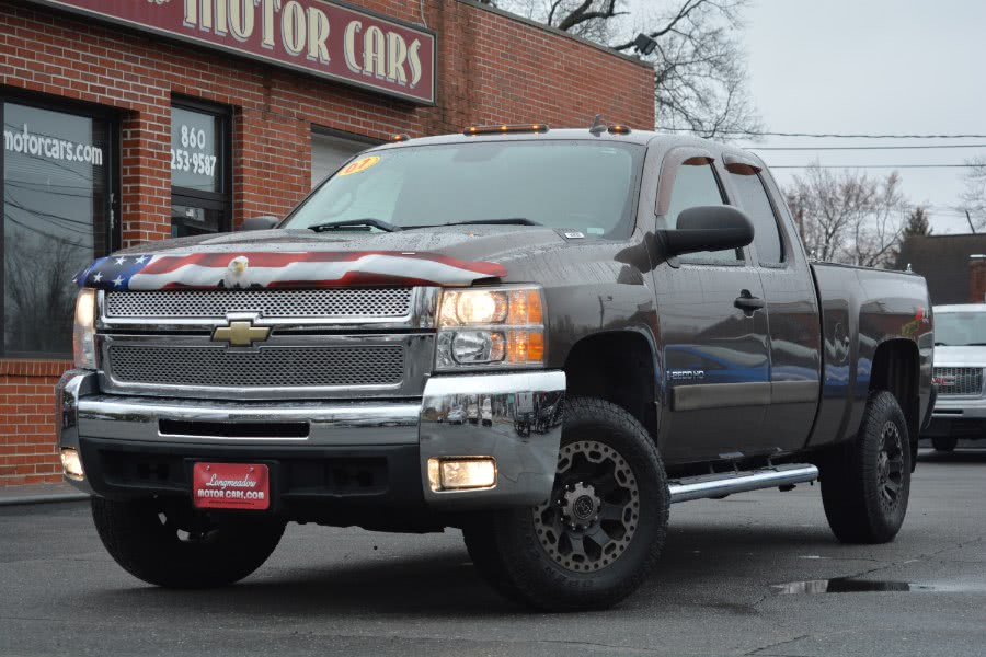 2007 Chevrolet Silverado 2500HD 4WD Ext Cab 143.5" LT w/2LT, available for sale in ENFIELD, Connecticut | Longmeadow Motor Cars. ENFIELD, Connecticut