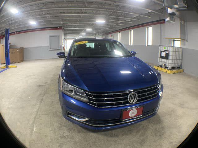 2016 Volkswagen Passat 4dr Sdn 1.8T Auto SE PZEV, available for sale in Stratford, Connecticut | Wiz Leasing Inc. Stratford, Connecticut
