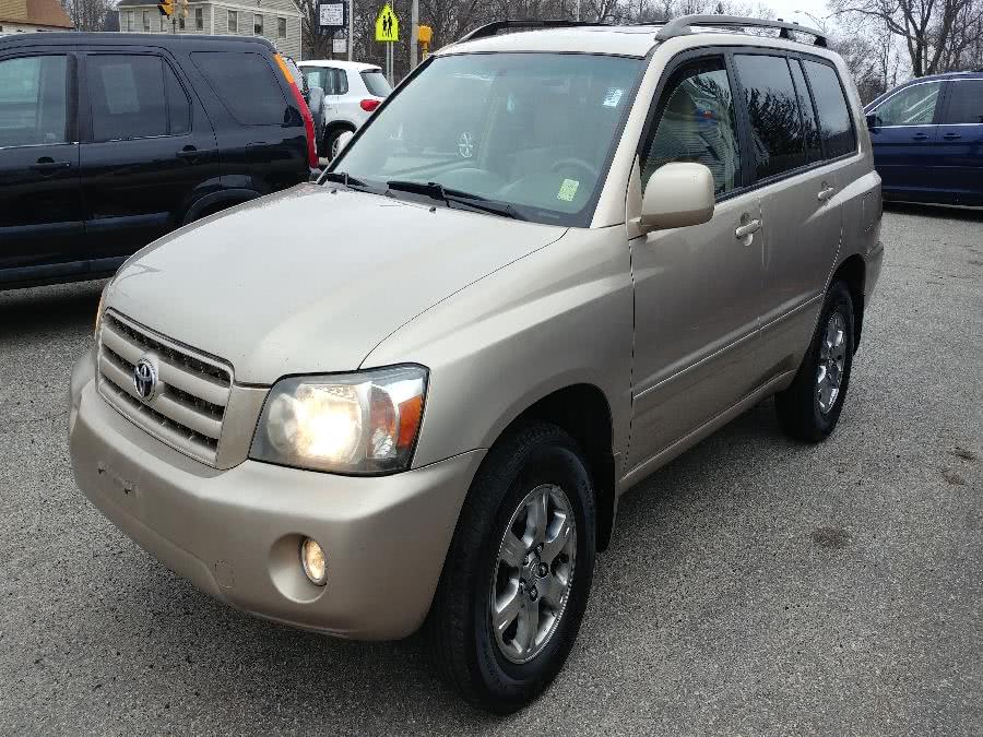 2005 Toyota Highlander 4dr V6 4WD Limited w/3rd Row, available for sale in Chicopee, Massachusetts | Matts Auto Mall LLC. Chicopee, Massachusetts