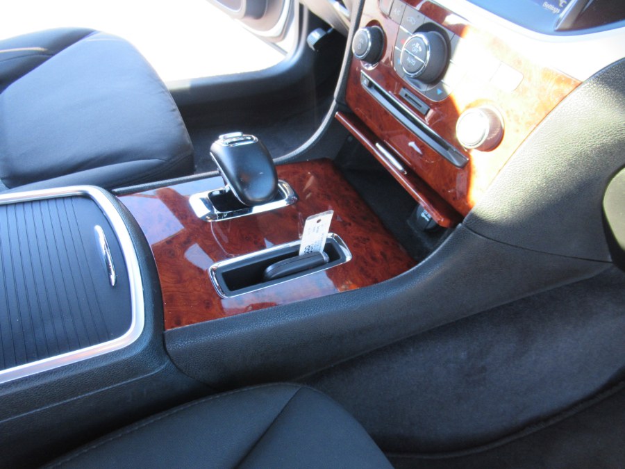 2012 Chrysler 300 4dr Sdn V6 RWD, available for sale in Massapequa, New York | South Shore Auto Brokers & Sales. Massapequa, New York 2012 Chrysler 300 4dr Sdn V6 RWD, available for sale in Massapequa, New York | South Shore Auto Brokers & Sales. Massapequa, New York