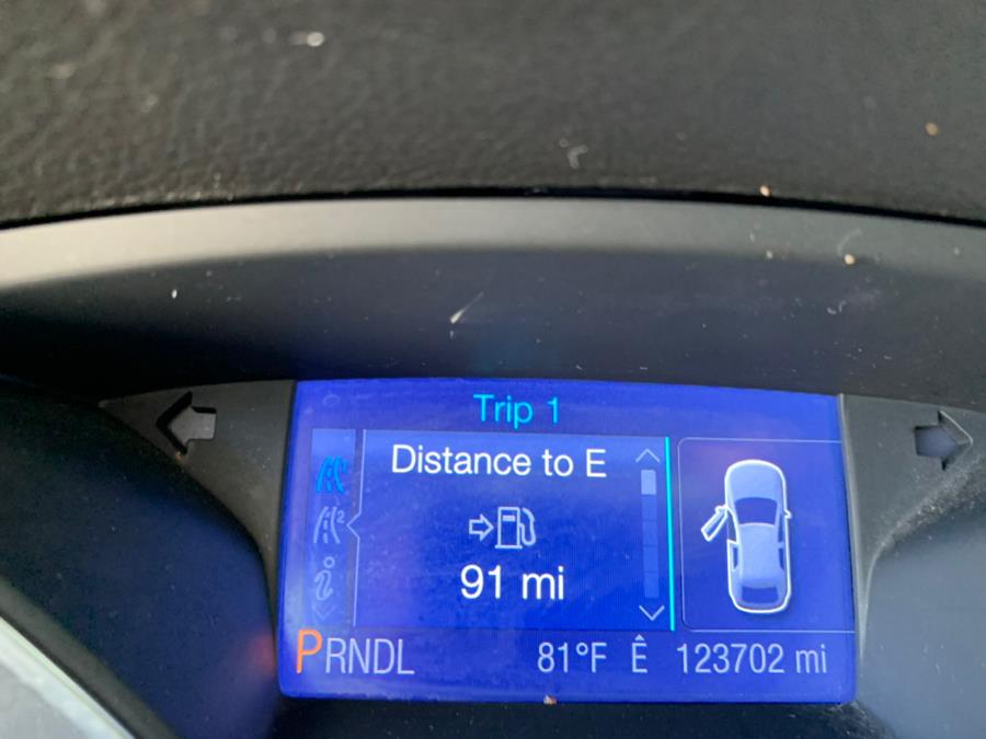 2013 Ford Focus 5dr HB SE, available for sale in Corona, California | Green Light Auto. Corona, California 2013 Ford Focus 5dr HB SE, available for sale in Corona, California | Green Light Auto. Corona, California