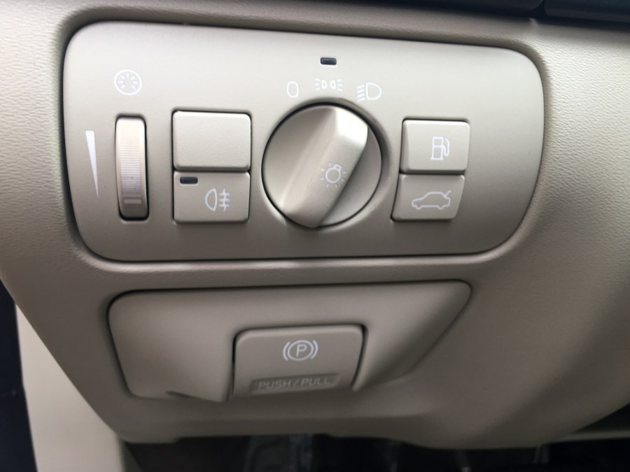 2012 Volvo S60 FWD 4dr Sdn T5 w/Moonroof, available for sale in Bristol, Connecticut | Bristol Auto Center LLC. Bristol, Connecticut 2012 Volvo S60 FWD 4dr Sdn T5 w/Moonroof, available for sale in Bristol, Connecticut | Bristol Auto Center LLC. Bristol, Connecticut