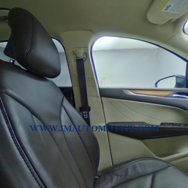 2016 Lincoln Mkc AWD 4dr Reserve, available for sale in Naugatuck, Connecticut | J&M Automotive Sls&Svc LLC. Naugatuck, Connecticut 2016 Lincoln Mkc AWD 4dr Reserve, available for sale in Naugatuck, Connecticut | J&M Automotive Sls&Svc LLC. Naugatuck, Connecticut