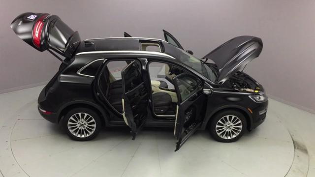 2016 Lincoln Mkc AWD 4dr Reserve, available for sale in Naugatuck, Connecticut | J&M Automotive Sls&Svc LLC. Naugatuck, Connecticut 2016 Lincoln Mkc AWD 4dr Reserve, available for sale in Naugatuck, Connecticut | J&M Automotive Sls&Svc LLC. Naugatuck, Connecticut