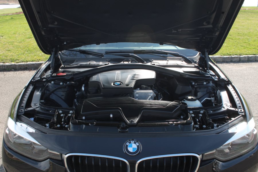 2016 BMW 3 Series 4dr Sdn 328i xDrive AWD, available for sale in Great Neck, New York | Great Neck Car Buyers & Sellers. Great Neck, New York 2016 BMW 3 Series 4dr Sdn 328i xDrive AWD, available for sale in Great Neck, New York | Great Neck Car Buyers & Sellers. Great Neck, New York