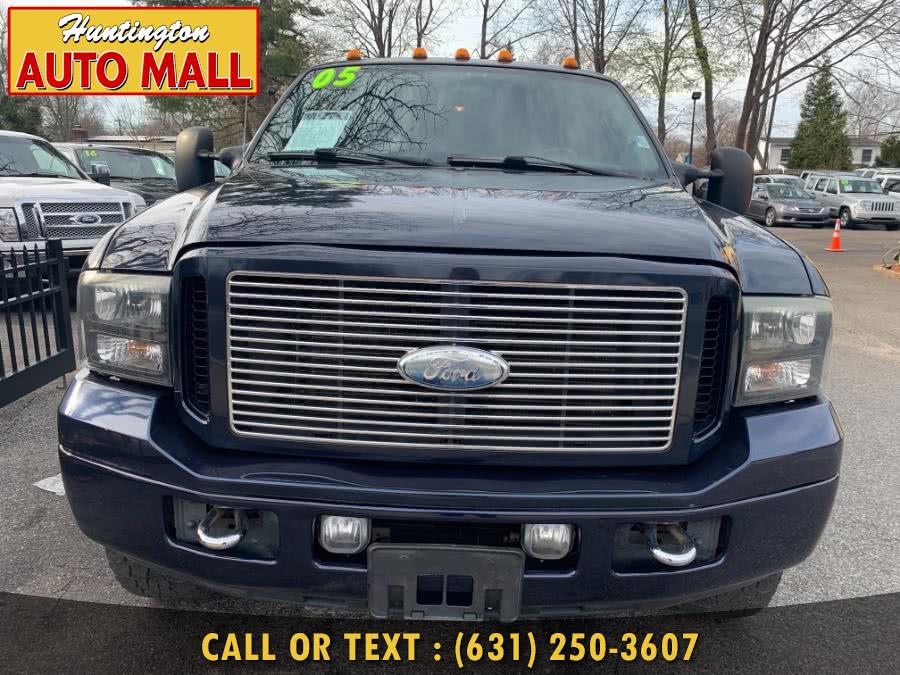 2005 Ford Super Duty F-350 SRW Crew Cab 172" Harley-Davidson 4WD, available for sale in Huntington Station, New York | Huntington Auto Mall. Huntington Station, New York