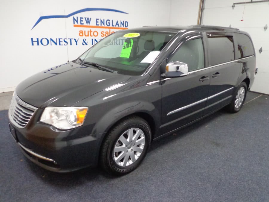2012 Chrysler Town & Country 4dr Wgn Touring-L, available for sale in Plainville, Connecticut | New England Auto Sales LLC. Plainville, Connecticut