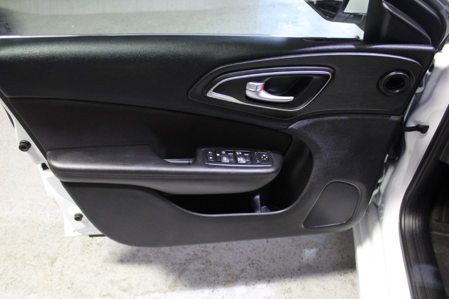 2016 Chrysler 200 4dr Sdn Limited FWD, available for sale in Deer Park, New York | Car Tec Enterprise Leasing & Sales LLC. Deer Park, New York 2016 Chrysler 200 4dr Sdn Limited FWD, available for sale in Deer Park, New York | Car Tec Enterprise Leasing & Sales LLC. Deer Park, New York