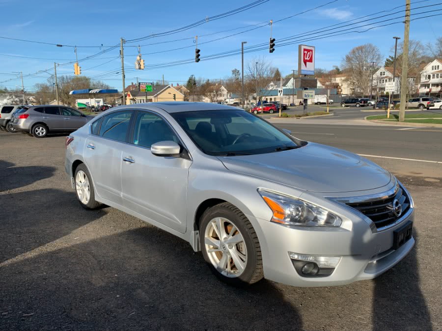 Used Nissan Altima 4dr Sdn I4 2.5 S 2015 | Wallingford Auto Center LLC. Wallingford, Connecticut