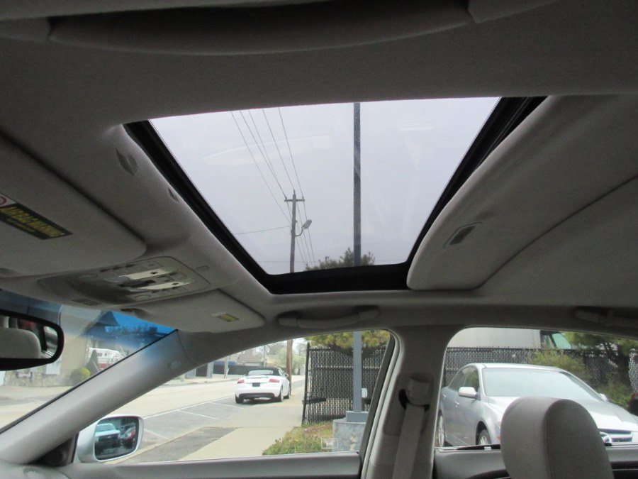 2010 Acura RL 4dr Sdn Tech Pkg (Natl), available for sale in Lynbrook, New York | ACA Auto Sales. Lynbrook, New York 2010 Acura RL 4dr Sdn Tech Pkg (Natl), available for sale in Lynbrook, New York | ACA Auto Sales. Lynbrook, New York