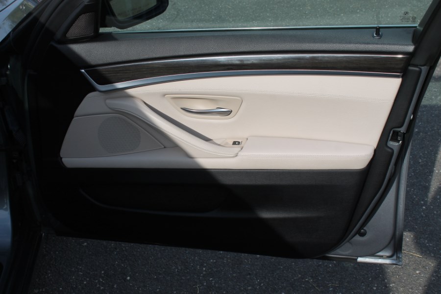 2012 BMW 5 Series 4dr Sdn 528i xDrive AWD, available for sale in Great Neck, New York | Great Neck Car Buyers & Sellers. Great Neck, New York 2012 BMW 5 Series 4dr Sdn 528i xDrive AWD, available for sale in Great Neck, New York | Great Neck Car Buyers & Sellers. Great Neck, New York