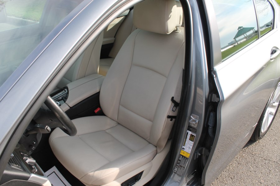 2012 BMW 5 Series 4dr Sdn 528i xDrive AWD, available for sale in Great Neck, New York | Great Neck Car Buyers & Sellers. Great Neck, New York 2012 BMW 5 Series 4dr Sdn 528i xDrive AWD, available for sale in Great Neck, New York | Great Neck Car Buyers & Sellers. Great Neck, New York