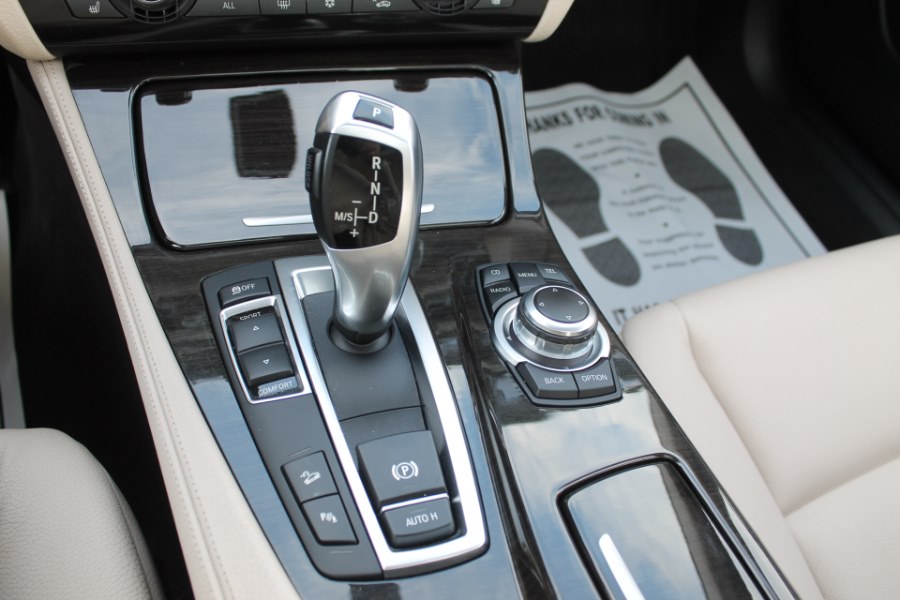 2012 BMW 5 Series 4dr Sdn 528i xDrive AWD, available for sale in Great Neck, New York | Great Neck Car Buyers & Sellers. Great Neck, New York 2012 BMW 5 Series 4dr Sdn 528i xDrive AWD, available for sale in Great Neck, New York | Great Neck Car Buyers & Sellers. Great Neck, New York