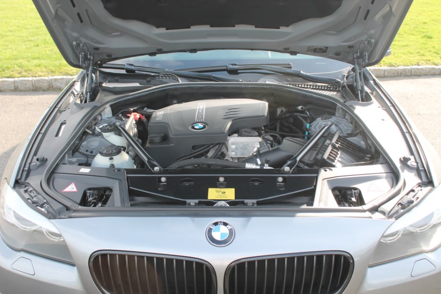 2012 BMW 5 Series 4dr Sdn 528i xDrive AWD, available for sale in Great Neck, New York | Great Neck Car Buyers & Sellers. Great Neck, New York 2012 BMW 5 Series 4dr Sdn 528i xDrive AWD, available for sale in Great Neck, New York | Great Neck Car Buyers & Sellers. Great Neck, New York