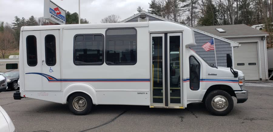 2013 Ford Econoline Commercial Cutaway E-350 Super Duty 176" DRW, available for sale in Thomaston, CT
