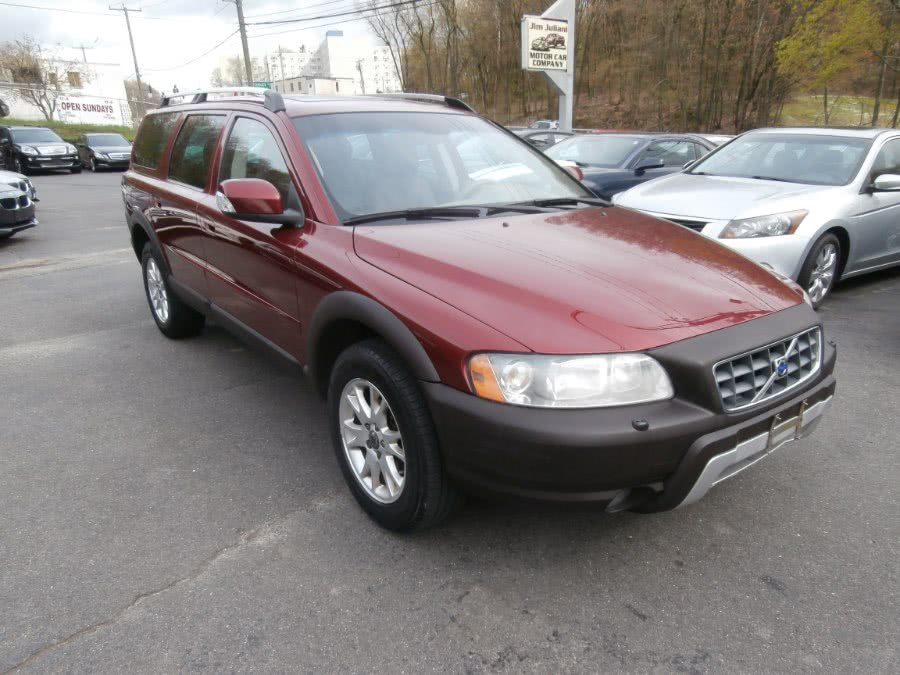 2007 Volvo XC70 4dr Wgn w/Snrf, available for sale in Waterbury, Connecticut | Jim Juliani Motors. Waterbury, Connecticut