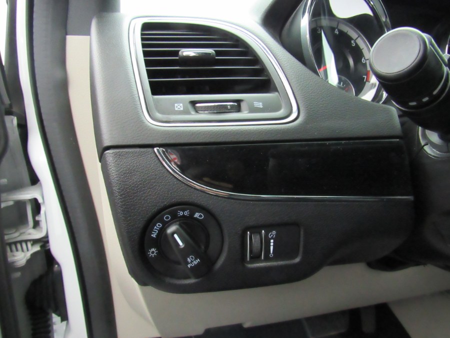 2018 Dodge Grand Caravan SXT Wagon, available for sale in Bronx, New York | Car Factory Expo Inc.. Bronx, New York 2018 Dodge Grand Caravan SXT Wagon, available for sale in Bronx, New York | Car Factory Expo Inc.. Bronx, New York