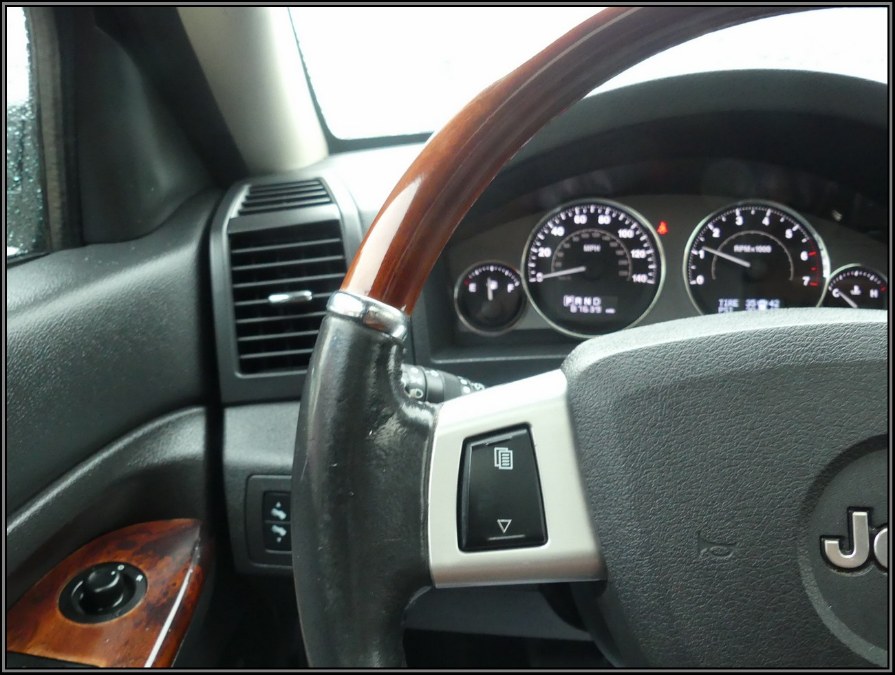 2008 Jeep Grand Cherokee 4WD 4dr Overland, available for sale in Huntington Station, New York | My Auto Inc.. Huntington Station, New York 2008 Jeep Grand Cherokee 4WD 4dr Overland, available for sale in Huntington Station, New York | My Auto Inc.. Huntington Station, New York