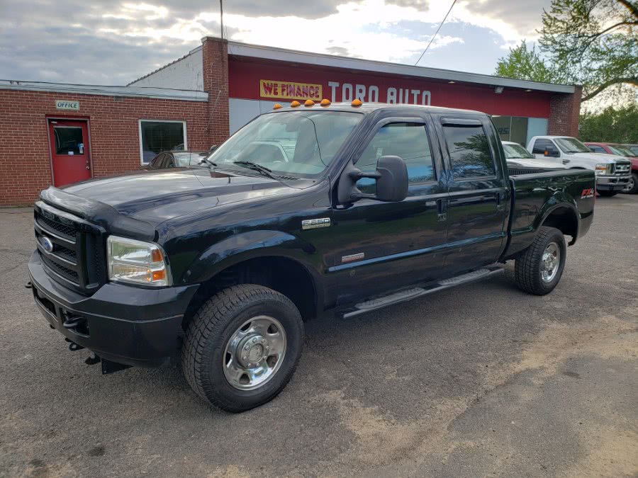 2006 Ford Super Duty F-250 Crew Cab Diesel 6.0 Power Stroke 4WD XLT, available for sale in East Windsor, Connecticut | Toro Auto. East Windsor, Connecticut