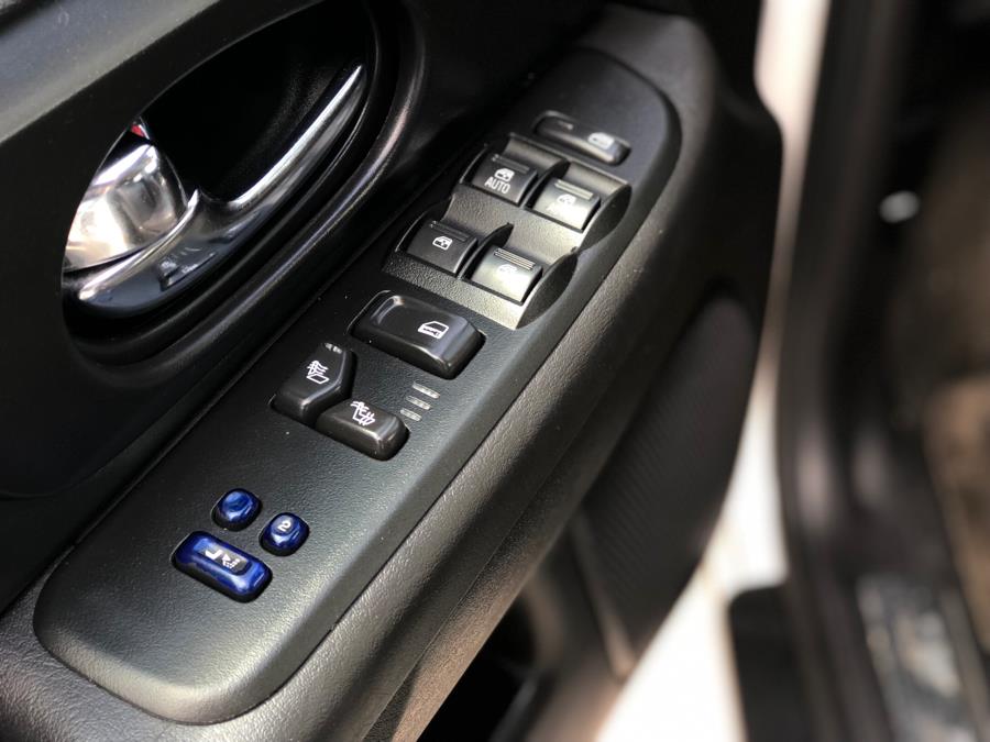 2007 GMC Envoy 4WD 4dr SLT, available for sale in Bronx, New York | Trinity Auto. Bronx, New York 2007 GMC Envoy 4WD 4dr SLT, available for sale in Bronx, New York | Trinity Auto. Bronx, New York