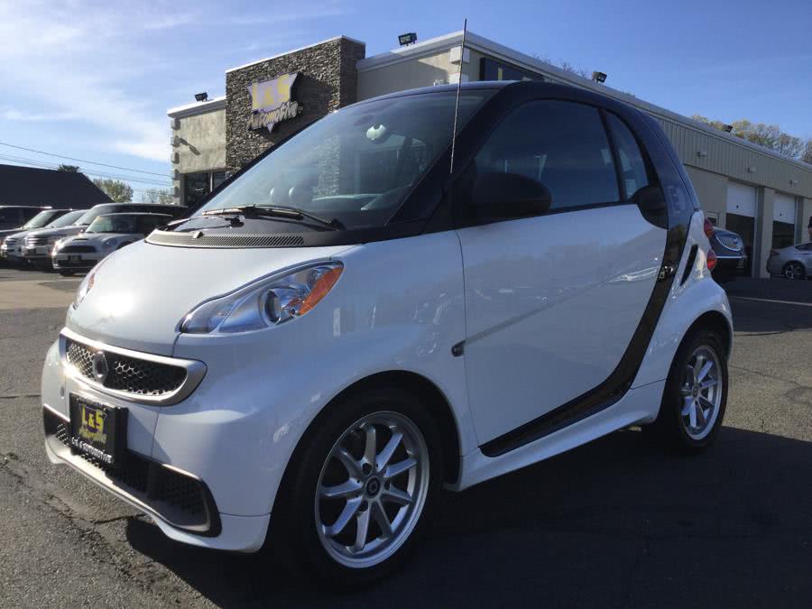 2016 smart fortwo electric drive 2dr Cpe Passion, available for sale in Plantsville, Connecticut | L&S Automotive LLC. Plantsville, Connecticut