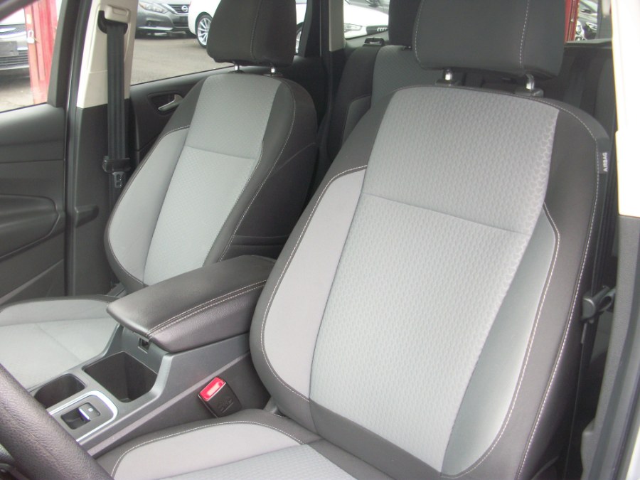 2017 Ford Escape SE 4WD, available for sale in Jamaica, New York | Gateway Car Dealer Inc. Jamaica, New York 2017 Ford Escape SE 4WD, available for sale in Jamaica, New York | Gateway Car Dealer Inc. Jamaica, New York
